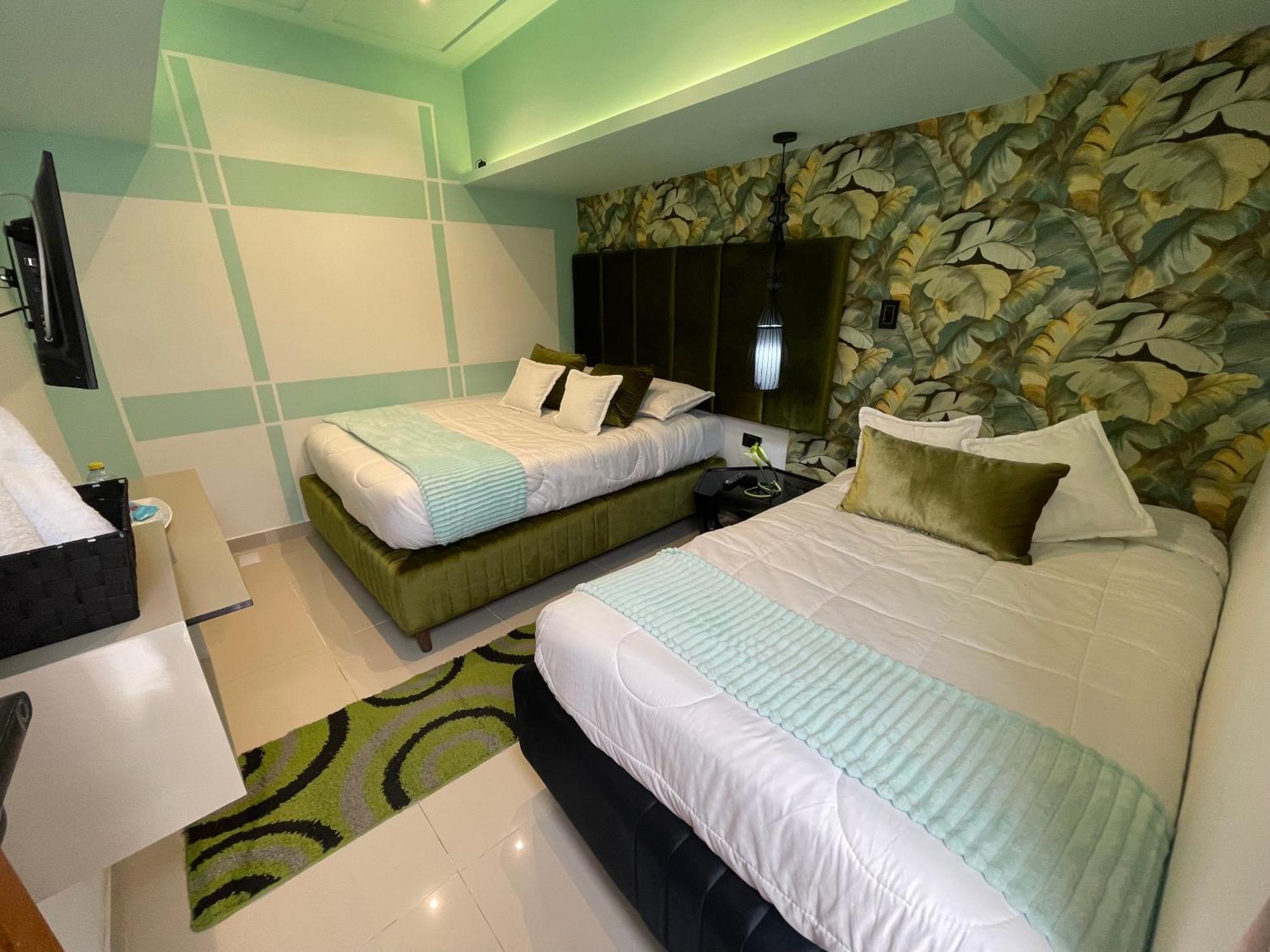 Habitación Triple Básica con baño compartido